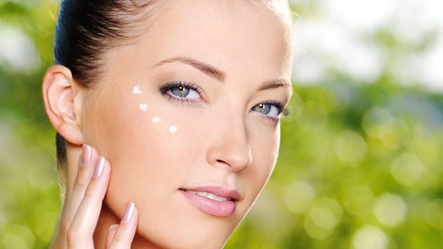 Eucerin Q10 ACTIVE očný krém proti vráskam